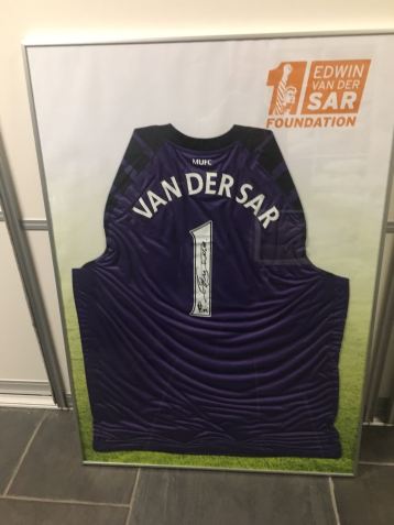 Gesigneerd shirt Van der Sar